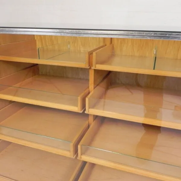 Illustration numéro 2 du produit Comptoir, vitrine par Ladenbau Brixius, 150 cm de long, années 1950