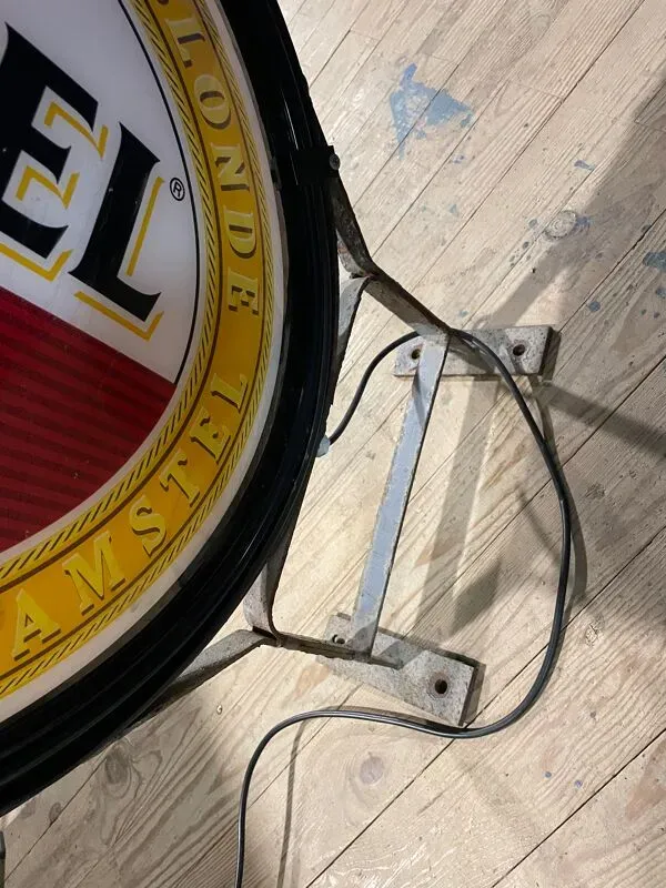 Illustration numéro 2 du produit Ancienne enseigne lumineuse amstel