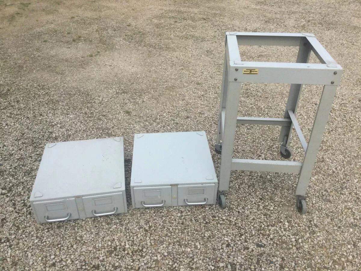 Illustration numéro 2 du produit Meuble industriel