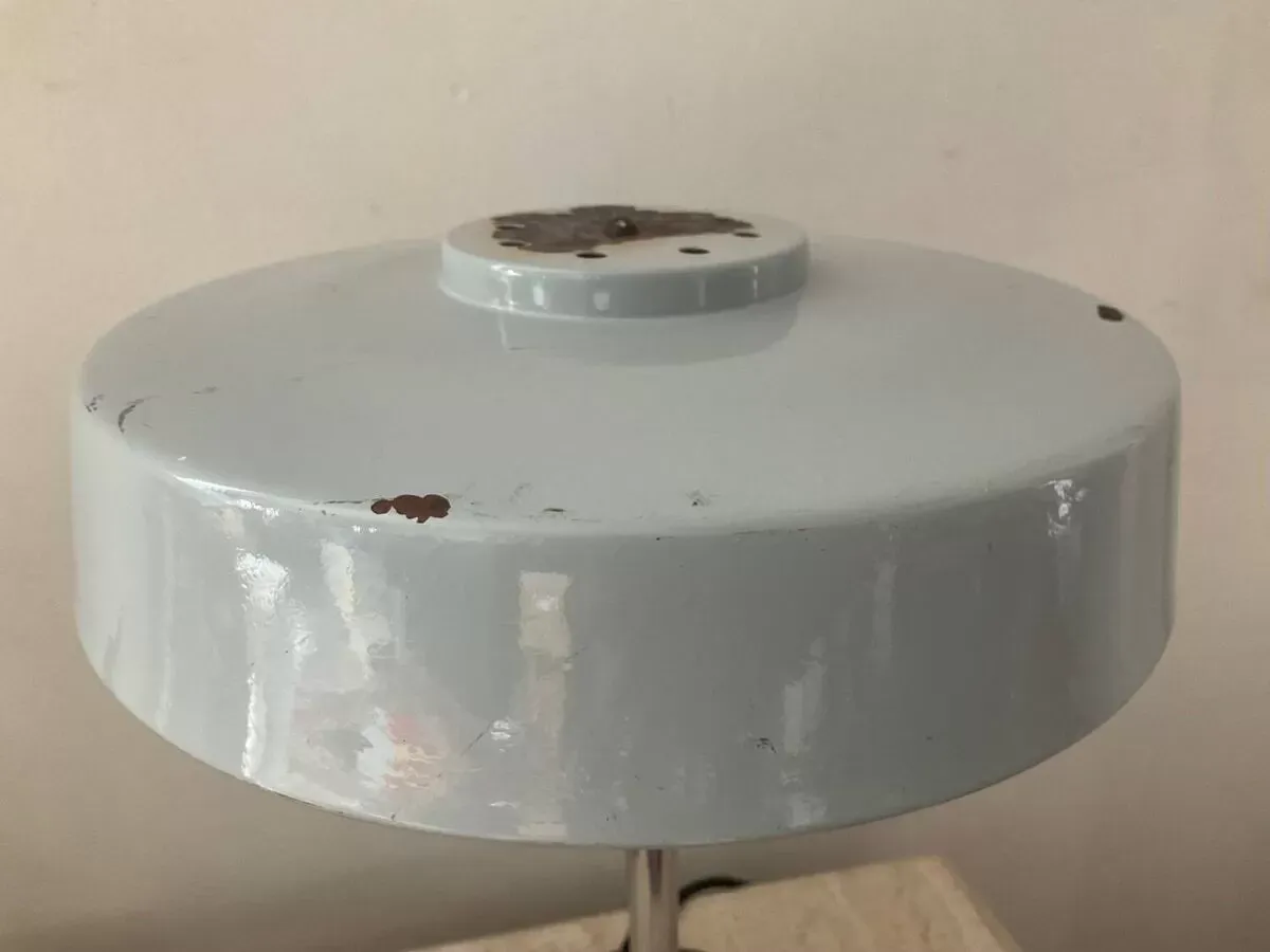 Illustration numéro 2 du produit Lampe vintage des années 50 en tôle