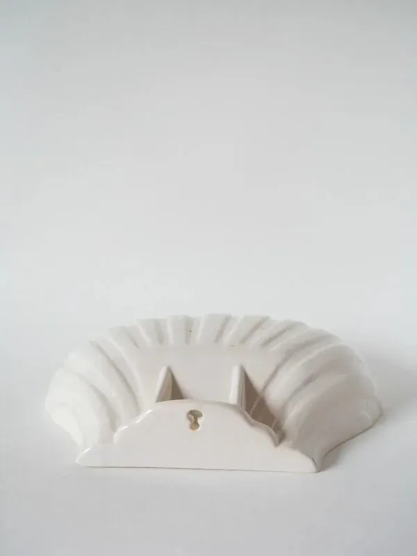 Illustration numéro 2 du produit Grande coupe coquillage à poser ou à fixer, 1960