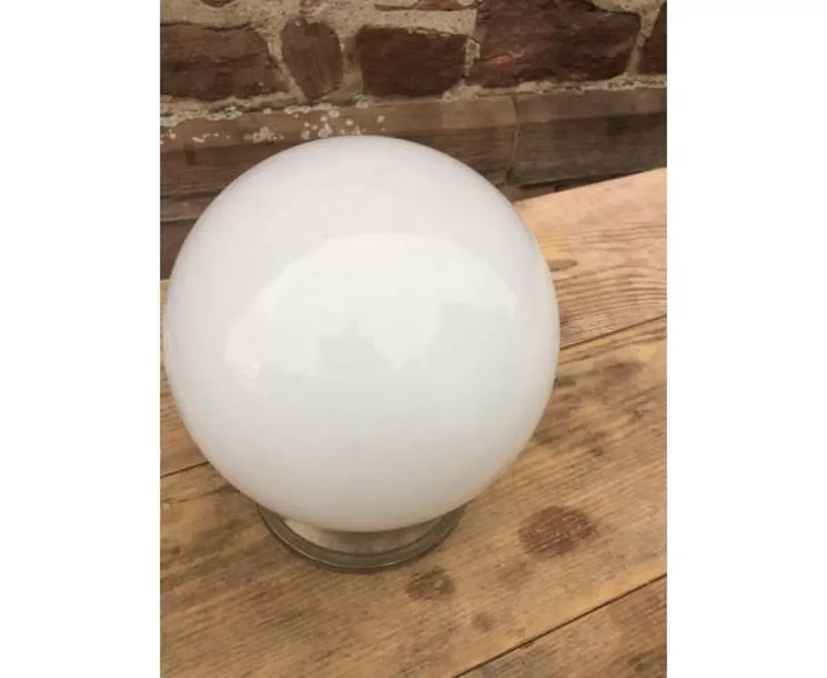 Illustration numéro 2 du produit Lampe industrielle en verre 1950