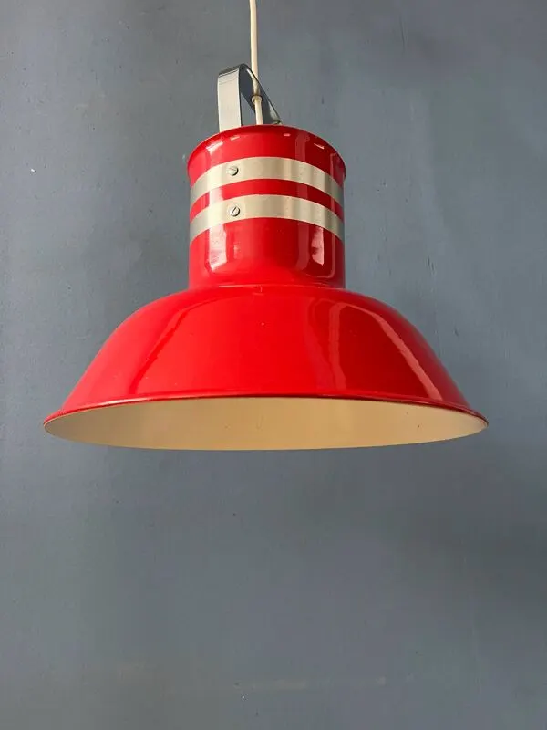 Illustration numéro 2 du produit Suspension « Bucket » rouge Space Age par Ateljé Lyktan