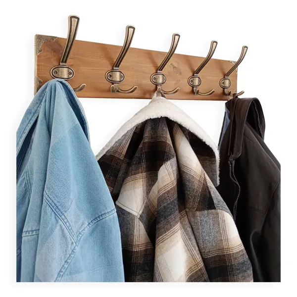 Illustration numéro 2 du produit Porte-manteau mural 5 patères de style vintage en bois et métal patiné