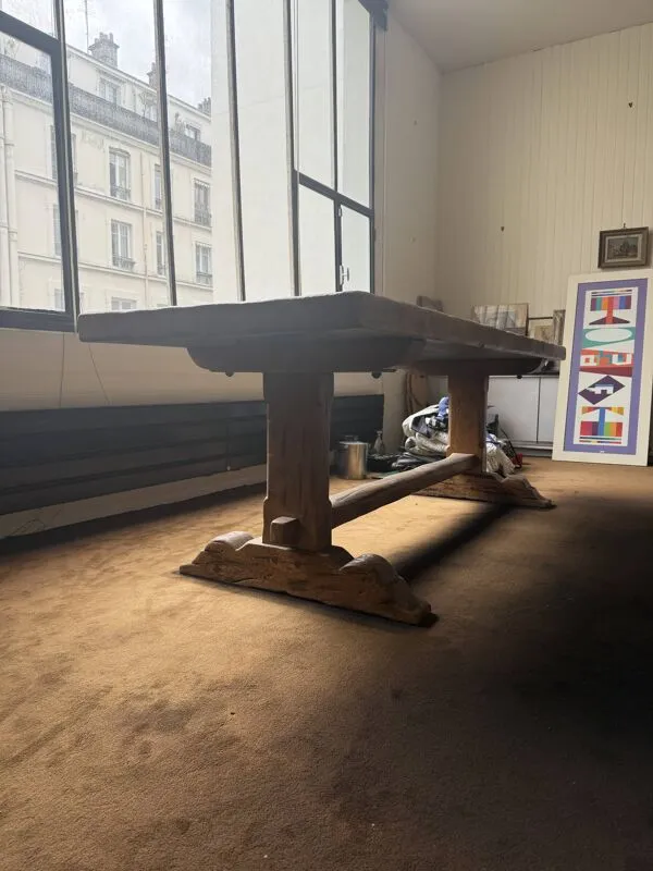 Illustration numéro 2 du produit Grande table de ferme ancienne en bois massif, de style monastère.
