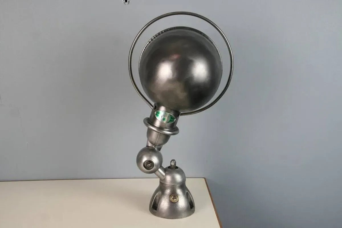 Illustration numéro 2 du produit Lampe applique Jieldé graphite industriel Jean Louis Domecq