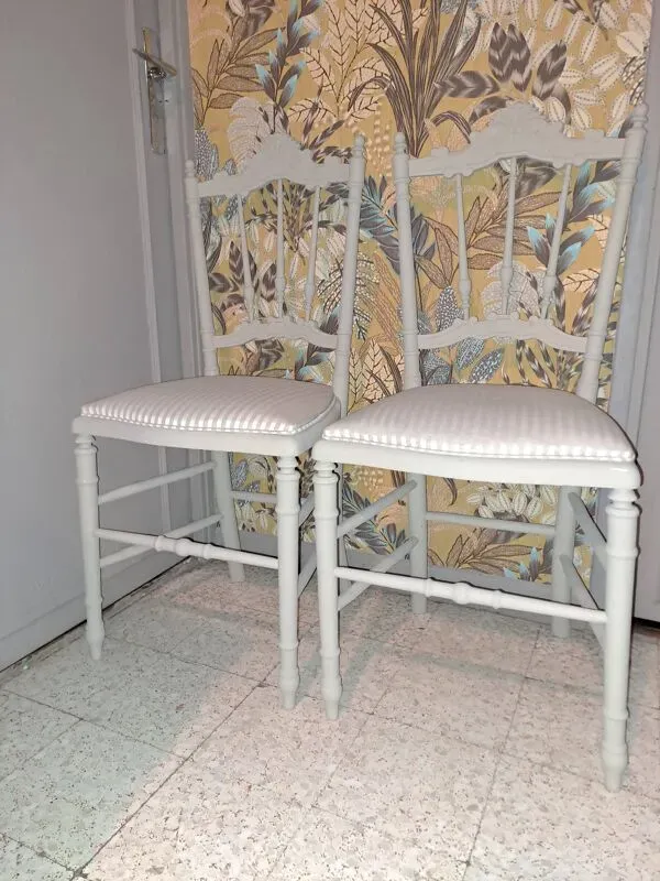 Illustration numéro 2 du produit Lot de 2 chaises opéra style empire refaite tissu rayé xix coloris beige