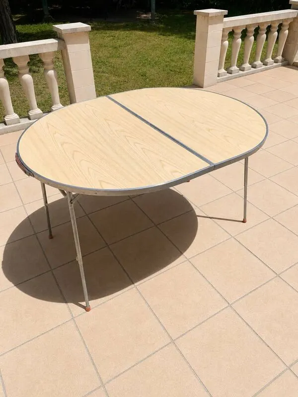 Illustration numéro 2 du produit Table pliante ovale - réglable en hauteur –métal et stratifié – année 60/70