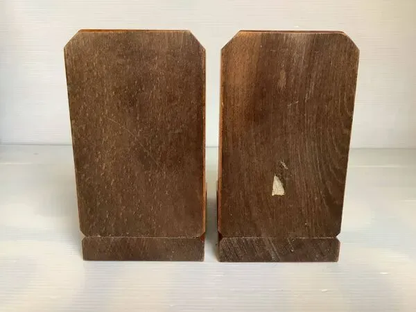 Illustration numéro 2 du produit Paire de serre livres boules en bois