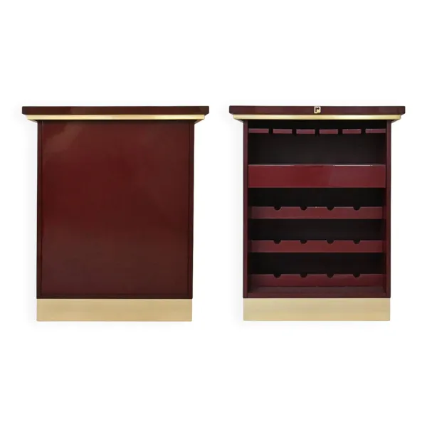 Illustration numéro 2 du produit Meuble bar en bois laqué bordeaux du designer Paco Rabanne