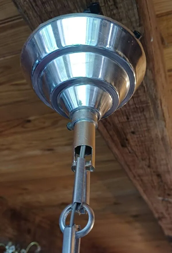 Illustration numéro 2 du produit Lustre en opaline blanche 1940