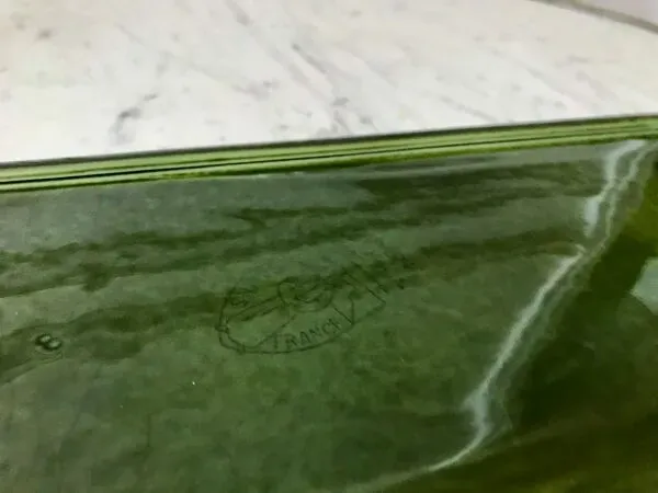 Illustration numéro 2 du produit Plat à cake en céramique émail vert salins modèle ''capvern'' années 60-70