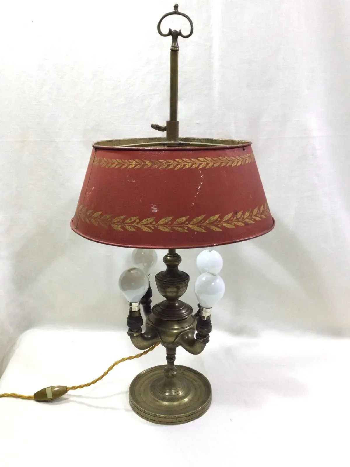 Illustration numéro 2 du produit Lampe bouillotte à 4 lumières