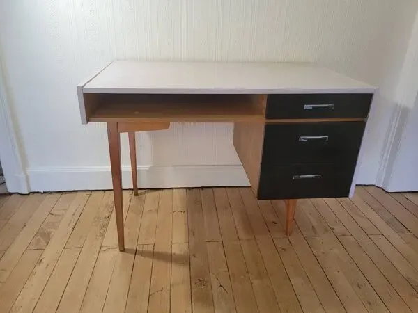 Illustration numéro 2 du produit Bureau pieds compas vers1970