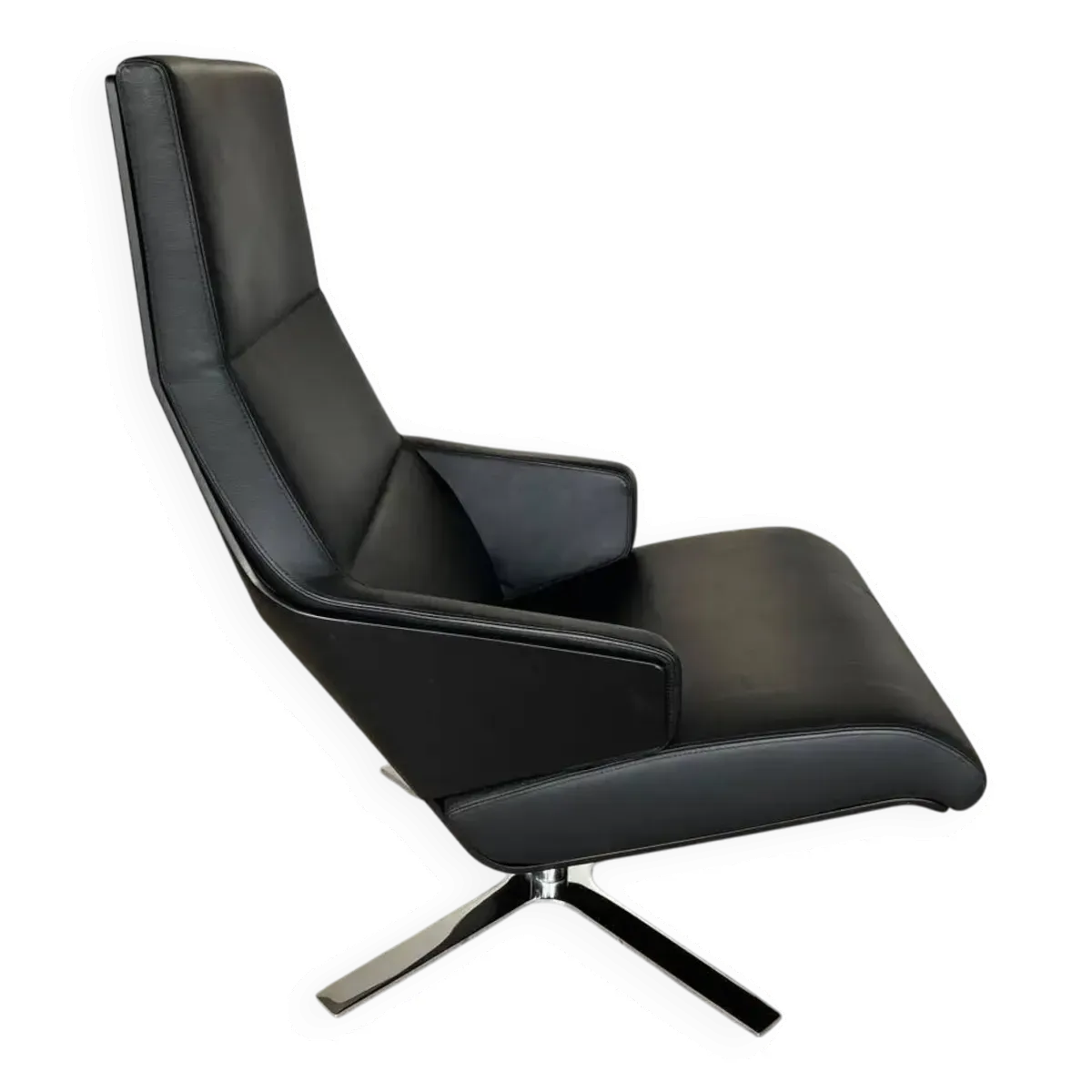 Illustration numéro 2 du produit Fauteuil cuir Christian Werner