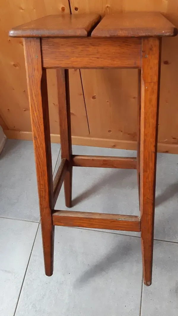 Illustration numéro 2 du produit Tabouret d'atelier