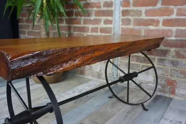 Illustration numéro 2 du produit Table basse en bois et métal, 1950s