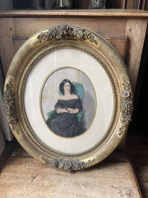 Illustration numéro 2 du produit Pastel Jeune femme au fauteuil bleu