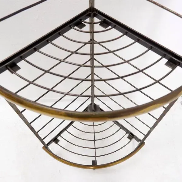 Illustration numéro 2 du produit Étagère d'angle pour plantes à 3 niveaux