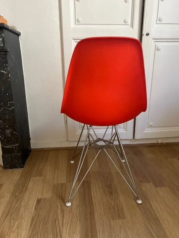 Illustration numéro 2 du produit Vitra chaise DSR - Charles eames