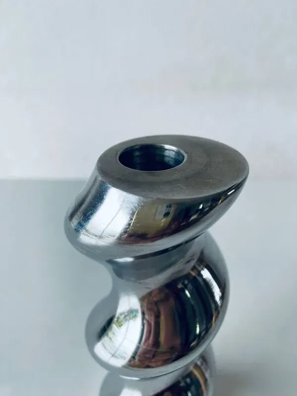 Illustration numéro 2 du produit Bougeoir design torsadé