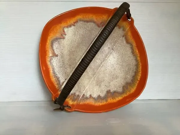 Illustration numéro 2 du produit Corbeille, plat en céramique bicolore Germany