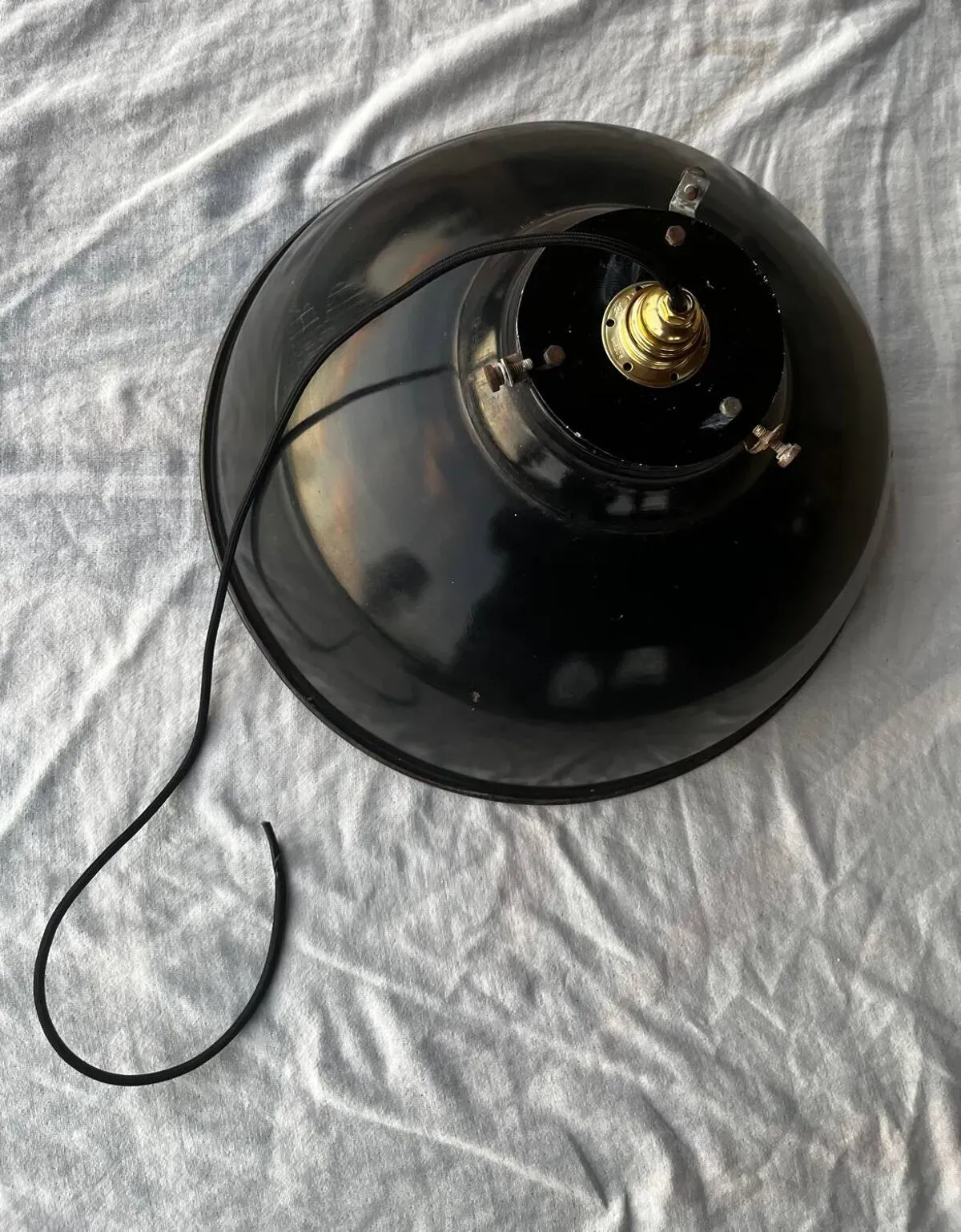 Illustration numéro 2 du produit Suspension industrielle XXL en tôle émaillée noire