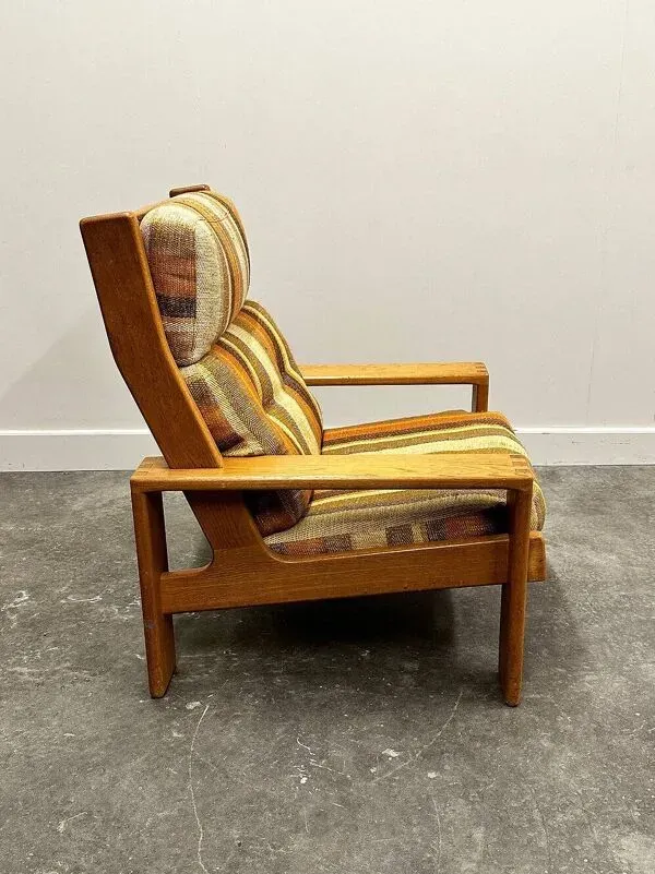 Illustration numéro 2 du produit Grande chaise longue vintage en bois d'orme avec tissu d'origine, années 1970, France