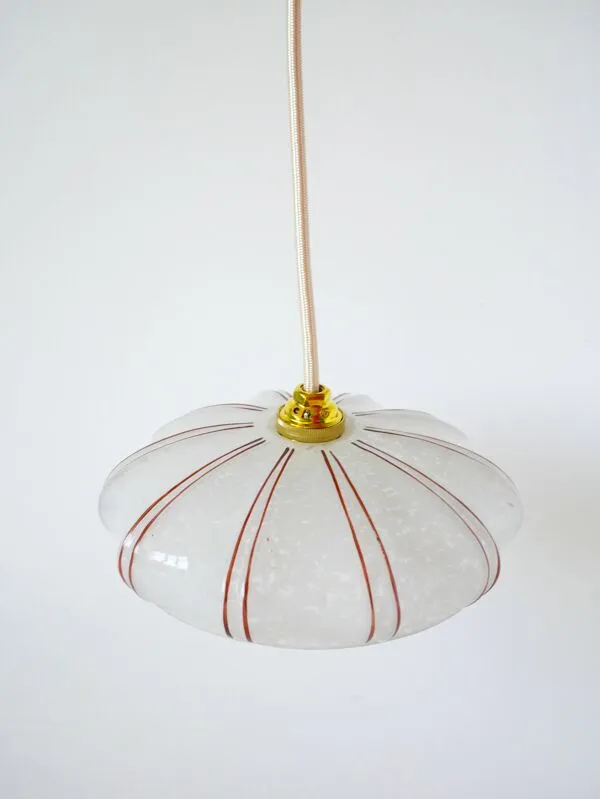 Illustration numéro 2 du produit suspension en verre de Clichy, Blanc et Bordeaux, Art Déco, 1930