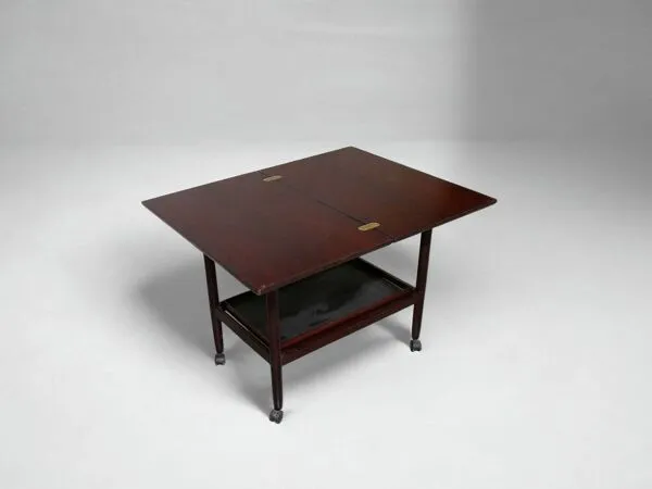 Illustration numéro 2 du produit Table/Desserte Danoise par Grete Jalk pour P. Jeppesen - Vintage 1960 1970