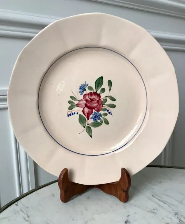 Illustration numéro 2 du produit Plat rond rose pâle et fleurs digoin sarreguemines années 30-40