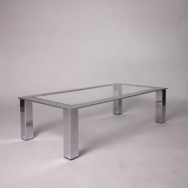 Illustration numéro 2 du produit Table basse moderniste en acier chromé et verre, France, Belgique 1975