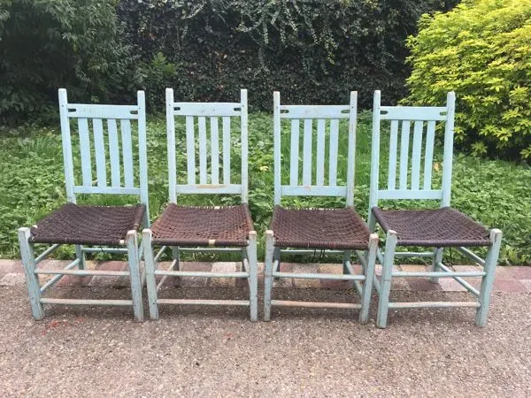 Illustration numéro 2 du produit Série de 4 chaises Canadiennes