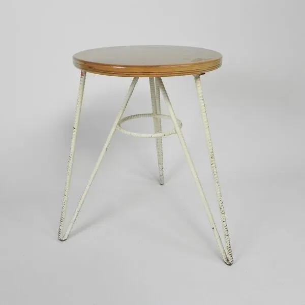 Illustration numéro 2 du produit Tabouret industriel, années 1950