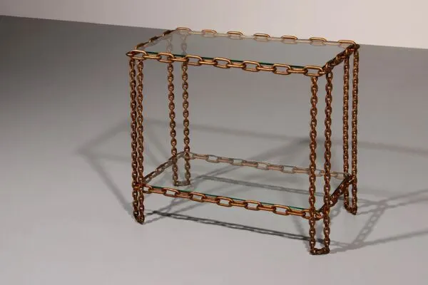 Illustration numéro 2 du produit Table d'appoint chaîne boho élégance industrielle, 1970