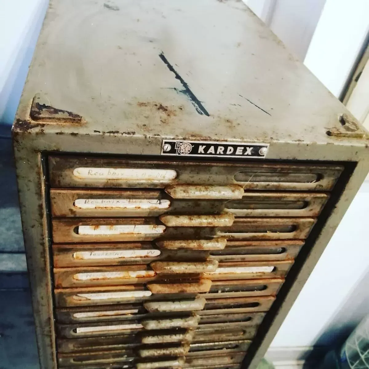 Illustration numéro 2 du produit Meuble industriel kardex