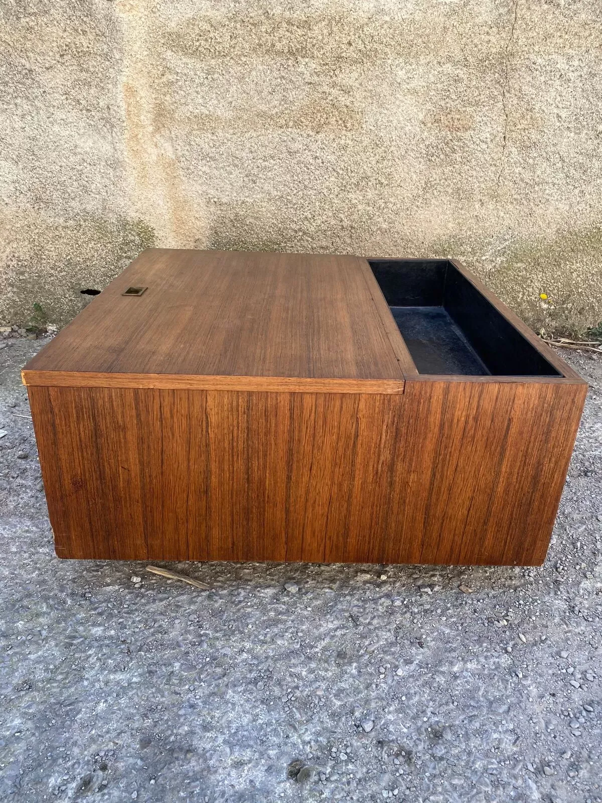 Illustration numéro 2 du produit Meuble bar jardinière design 1970 scandinave