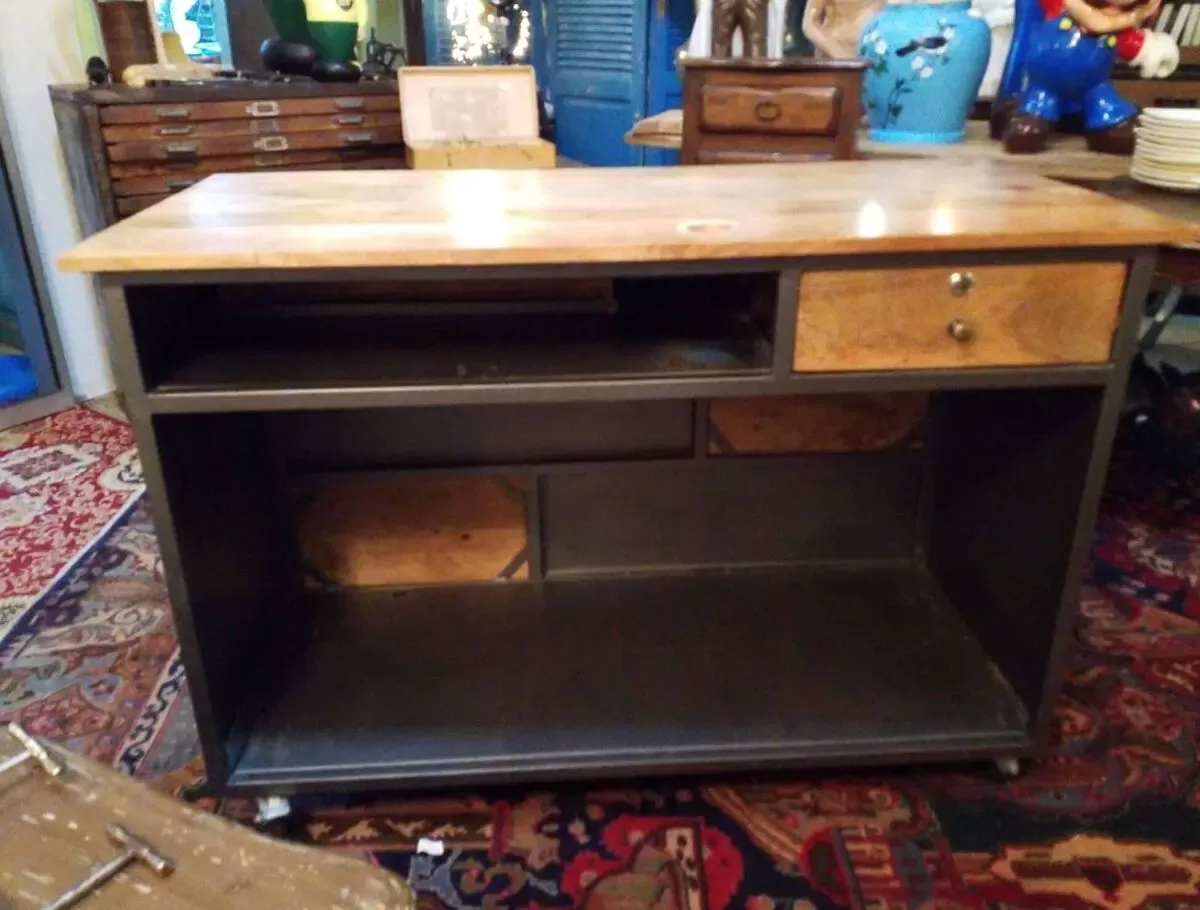 Illustration numéro 2 du produit Comptoir de magasin