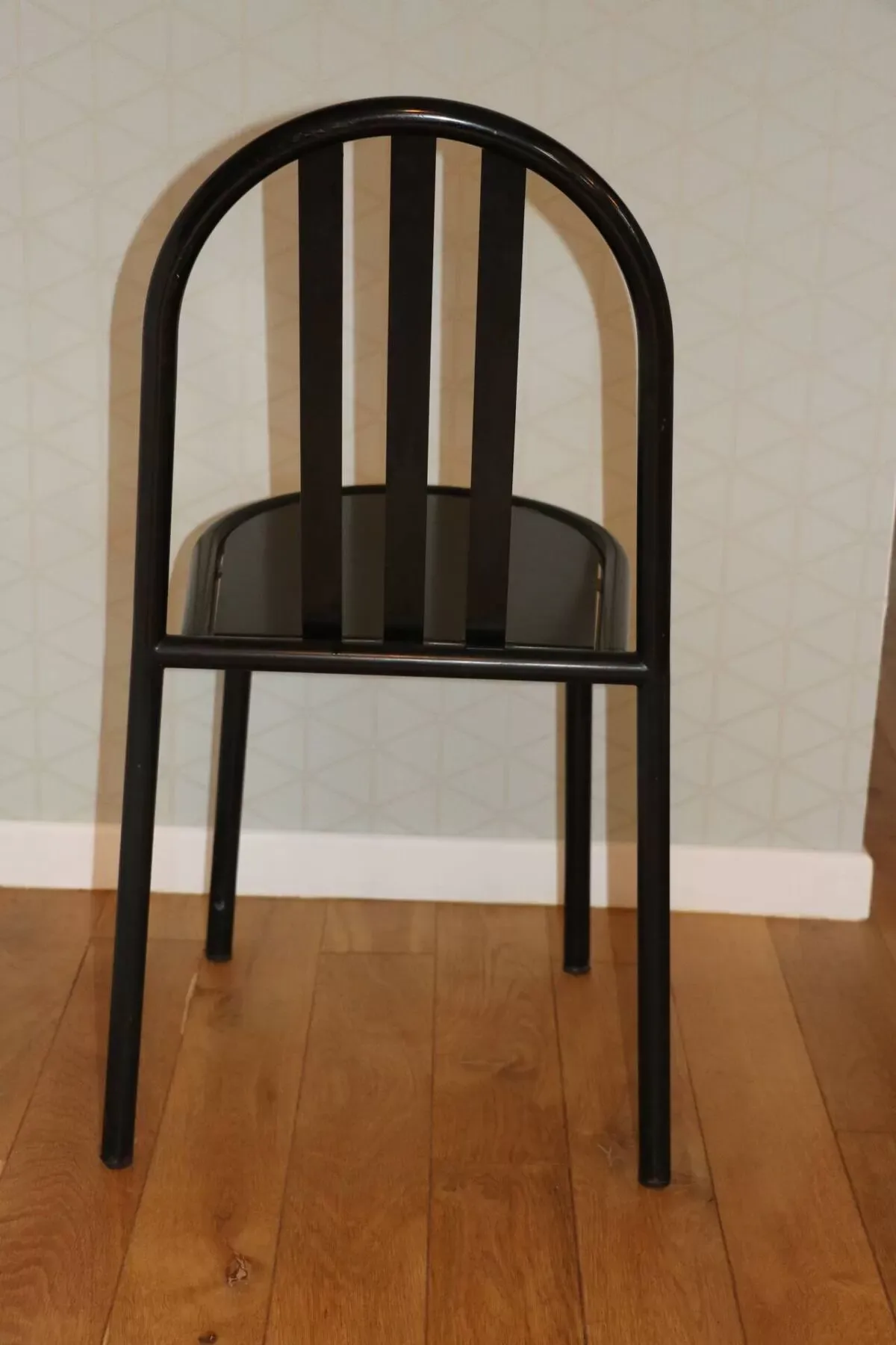 Illustration numéro 2 du produit Chaise Tubor par Ecart International