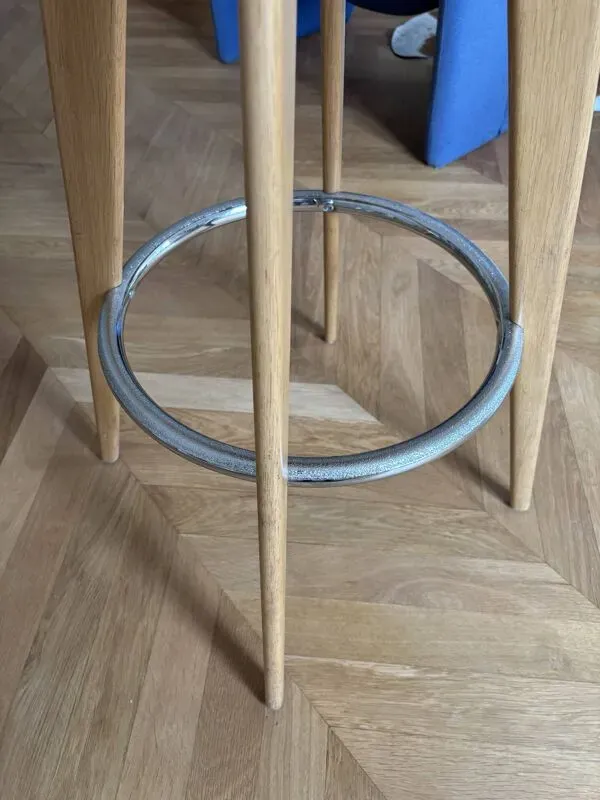 Illustration numéro 2 du produit 4 tabourets de bar Jean Prouvé - Vitra Edition 2002