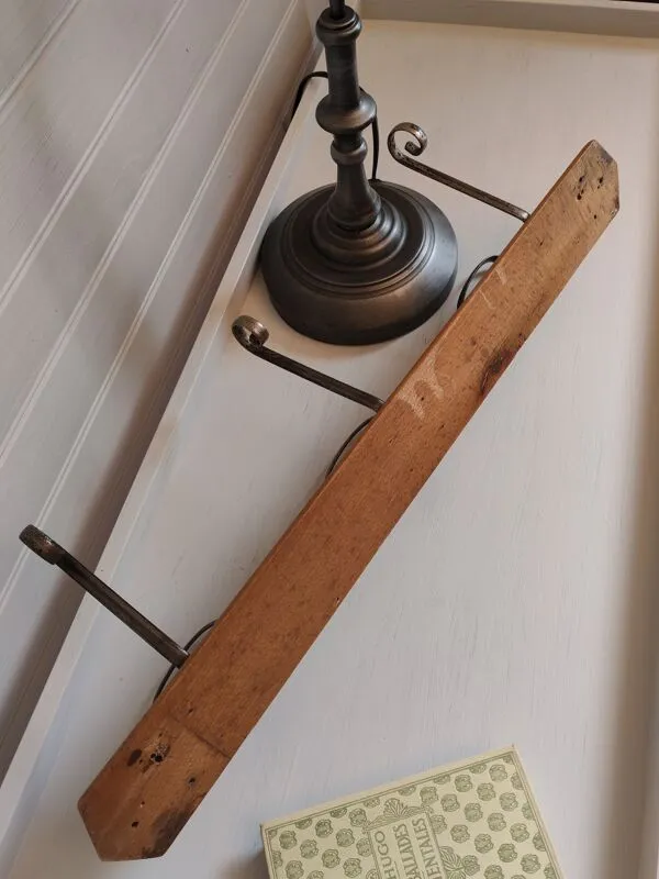 Illustration numéro 2 du produit Patère d'école