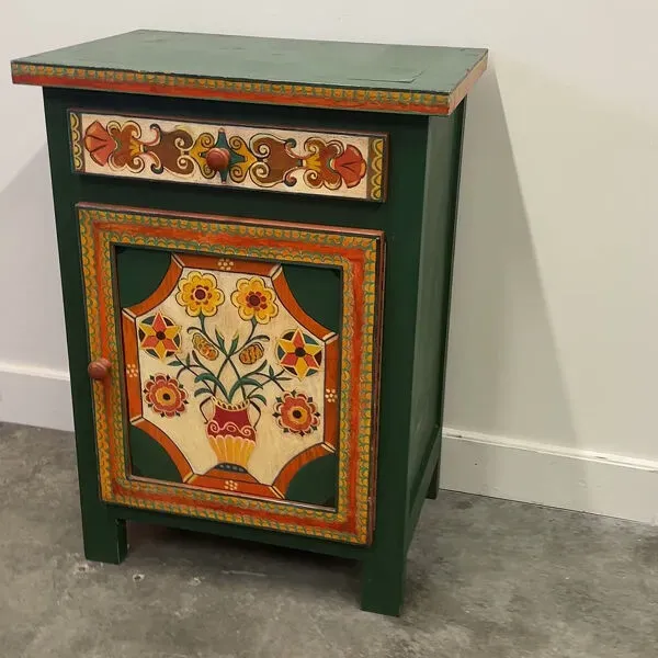 Illustration numéro 2 du produit Grand cabinet en folk art provençal peint à la main par un artiste provençal, années 1970.