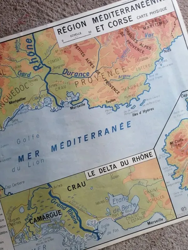 Illustration numéro 2 du produit Carte scolaire vintage mdi France Méditerranée Corse Massif Central
