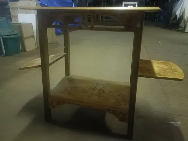 Illustration numéro 2 du produit Table  bas volets époque 1900 école de Nancy