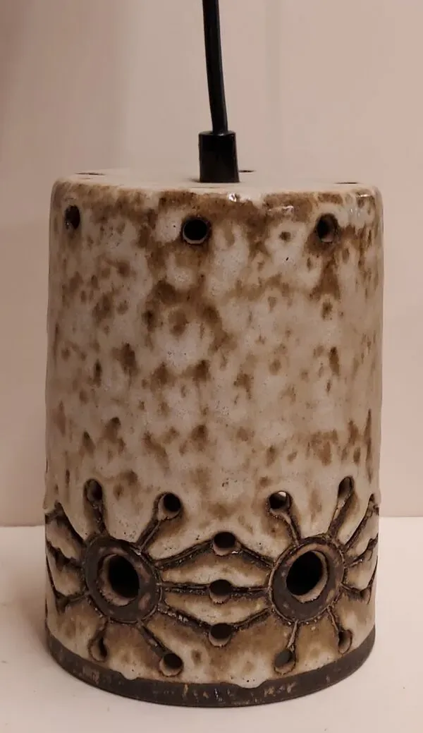 Illustration numéro 2 du produit Suspension baladeuse en céramique Hannie Mein