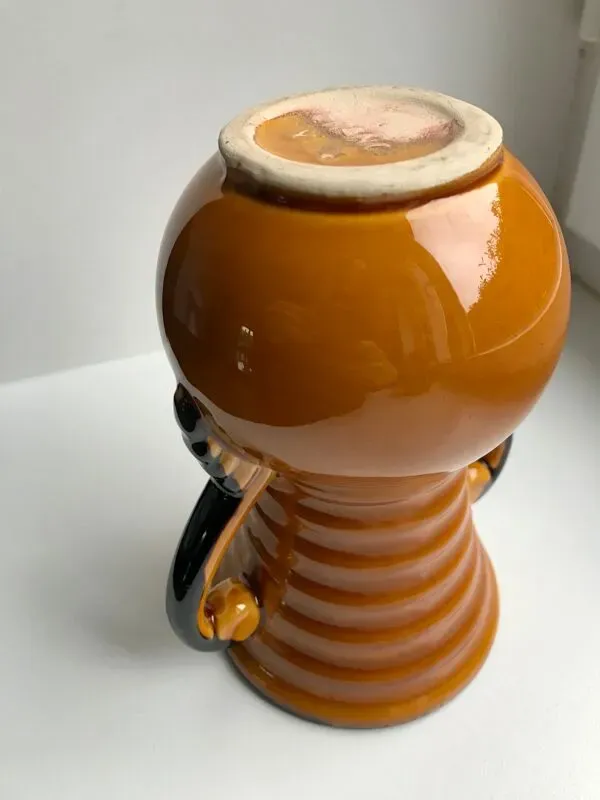 Illustration numéro 2 du produit Vase en céramique jaune vallauris made in france années 70