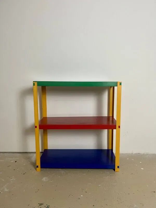 Illustration numéro 2 du produit Étagères Memphis années 80