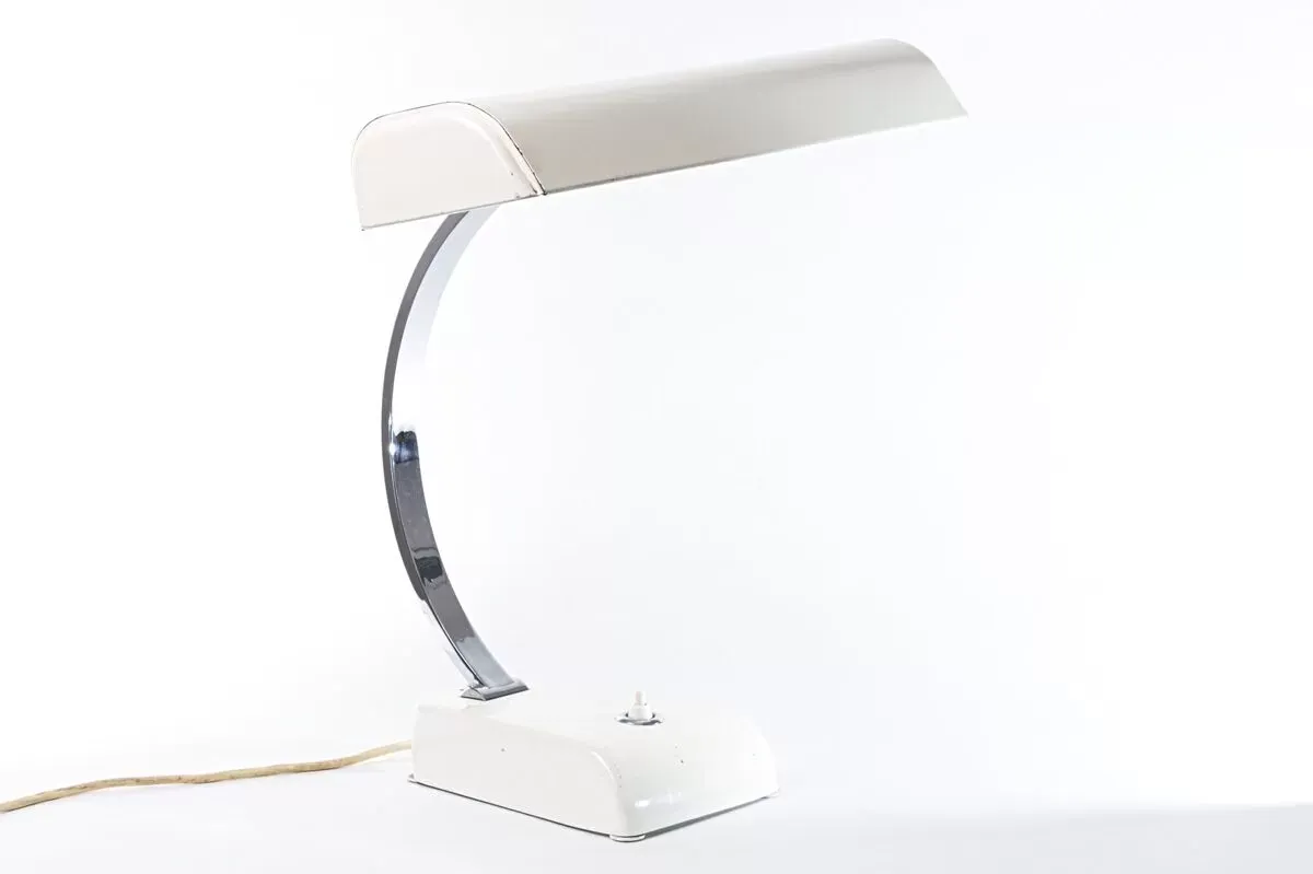 Illustration numéro 2 du produit Lampe de bureau Kaiser Idell en ivoire blanc