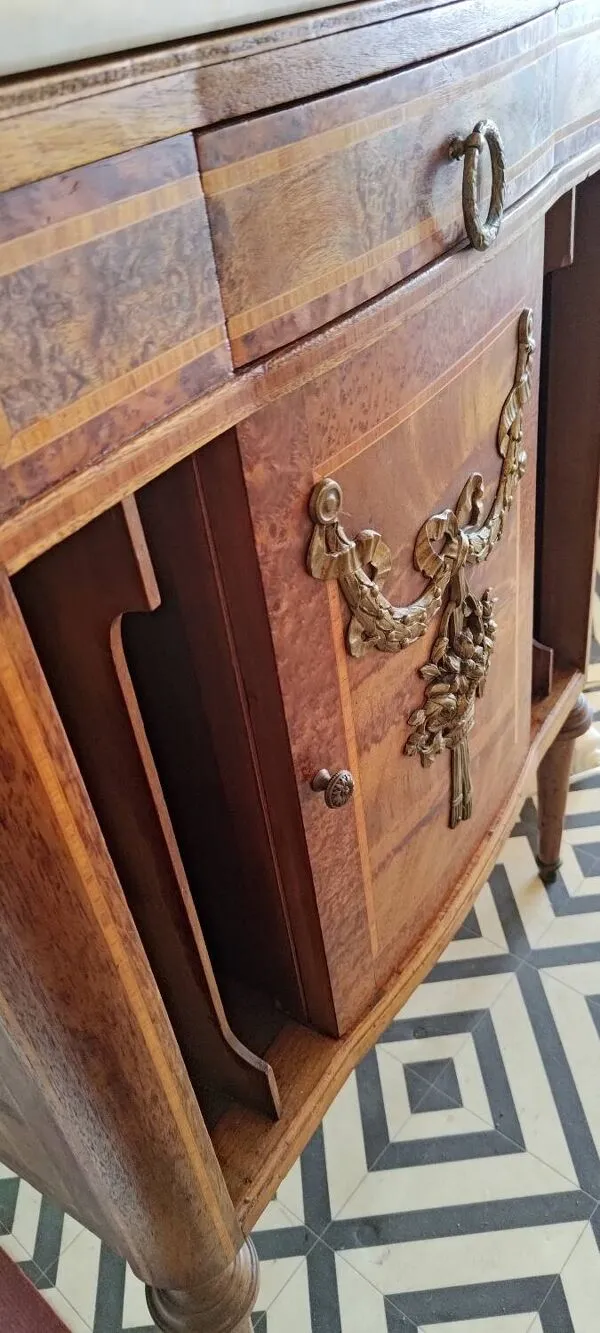 Illustration numéro 2 du produit Buffet à musique