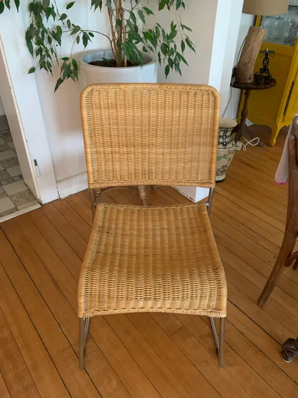 Illustration numéro 2 du produit Chaise vintage en osier et chrome  Années 70